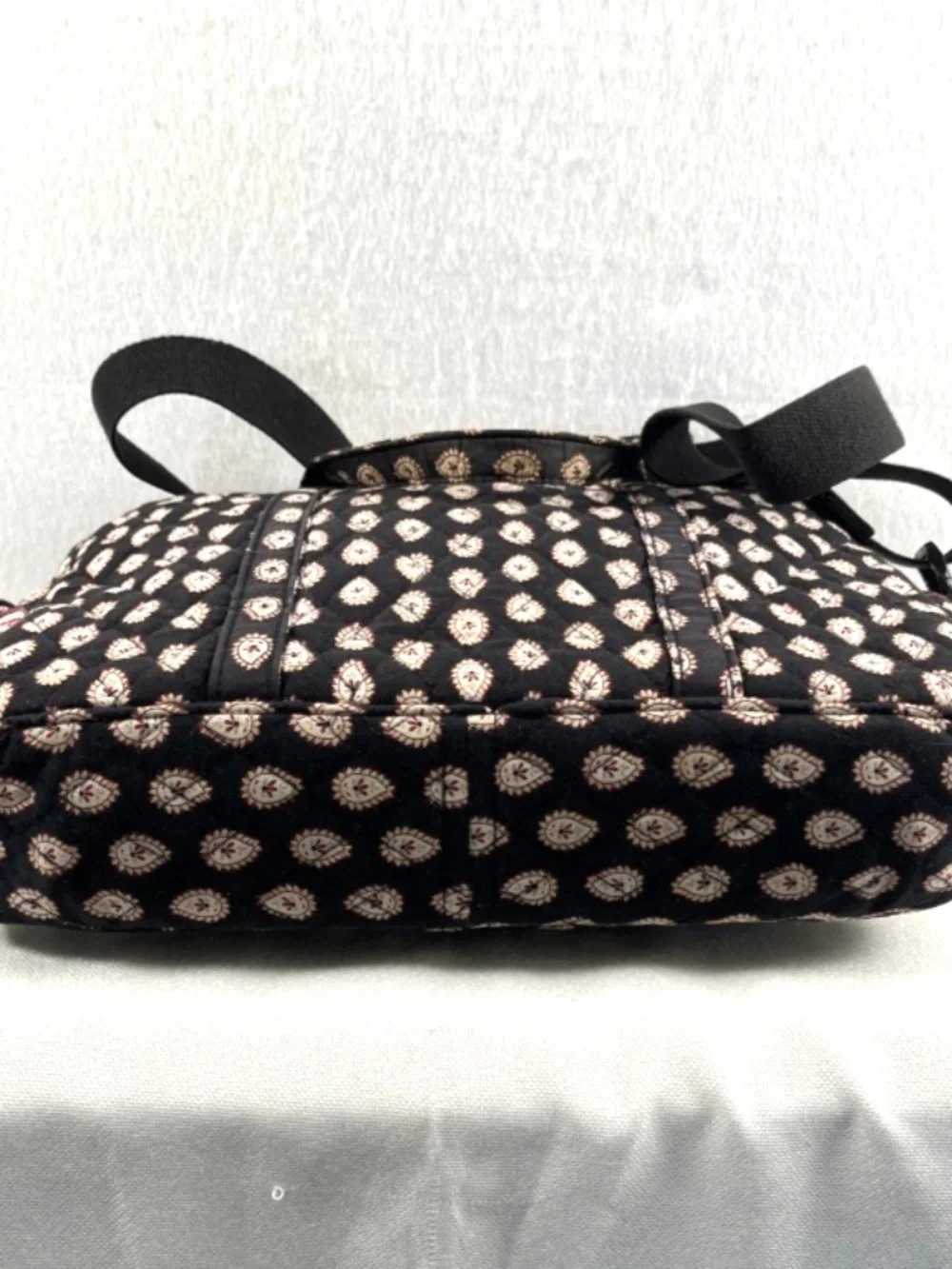 Vera Bradley Quilted Laptop Messenger Bag Classic Black Paisley Adjustable Strap
